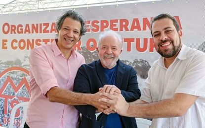 Lula visita condomínios construídos pelo Minha Casa Minha Vida a convite de Boulos em SP