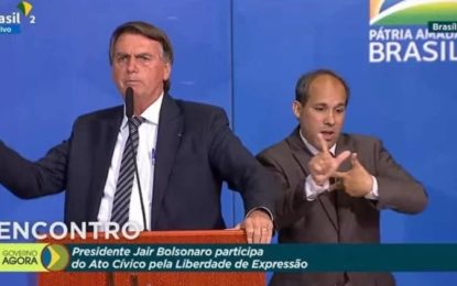 Bolsonaro defende “suspensão” de eleições caso ocorra “algo anormal”