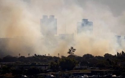 Fotos: fumaça de incêndio toma o centro de Brasília nesta 2ª (6/6)