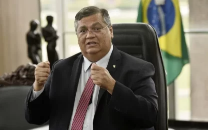 Dino confirma reforço de policiamento em aeroporto para retorno de Bolsonaro